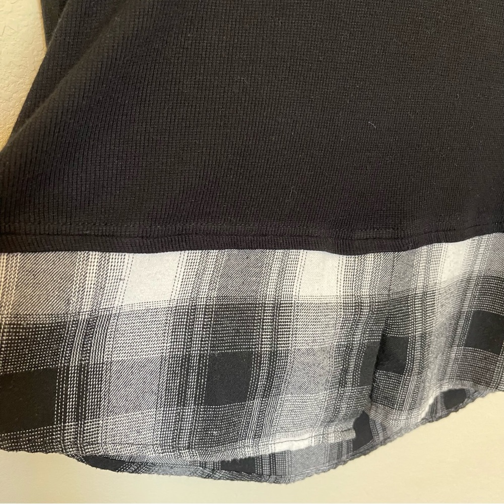 VENUS Ribbed Henley Top - Picture 5 of 9